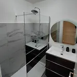 Chic 1 Bedroom - 3 Star Rated Apartman Antibes