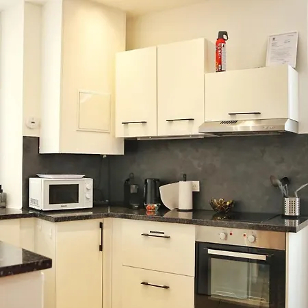 Daire Chic 1 Bedroom - 3 Star Rated Antibes