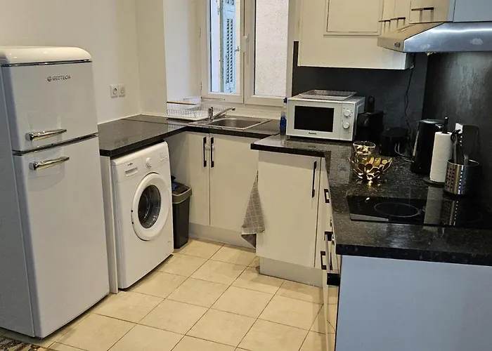 Chic 1 Bedroom - 3 Star Rated Apartament *